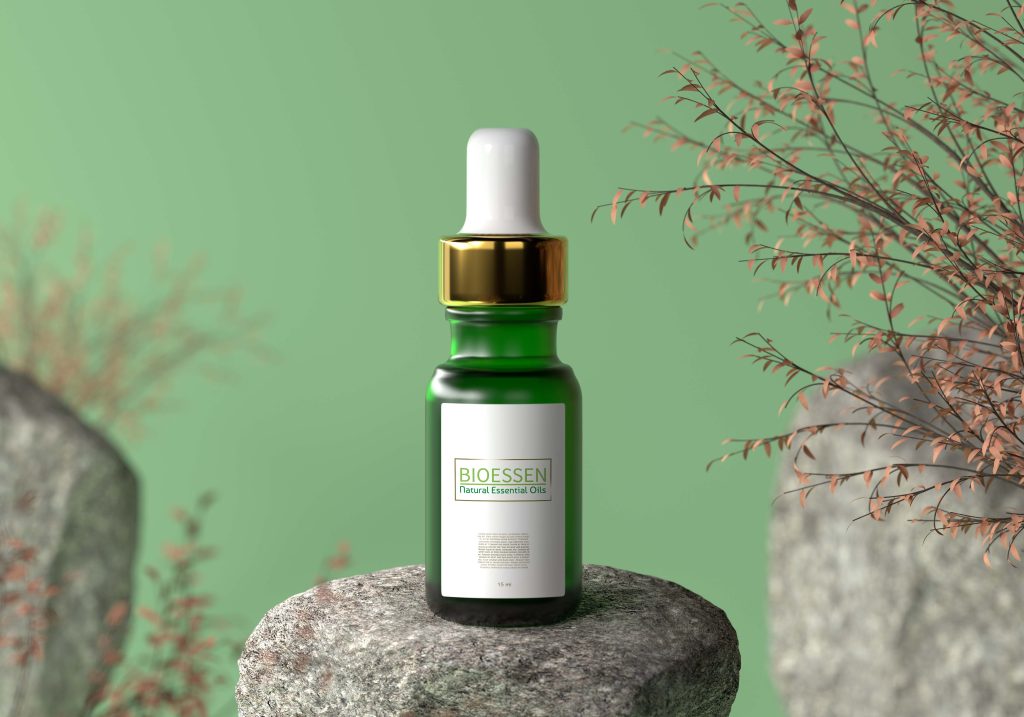 210111_0211_Cosmetic_bottle_white_green